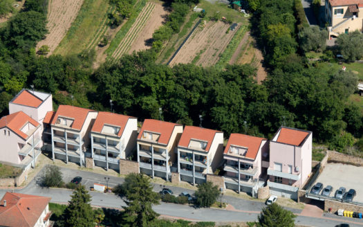 Luxignani – App. D2 – Tranquillo appartamento immerso nel verde