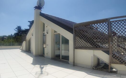 Alice – App. 16 – Attico con ampio terrazzo