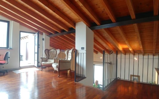 Santo Stefano – Trilocale soppalcato di gran gusto